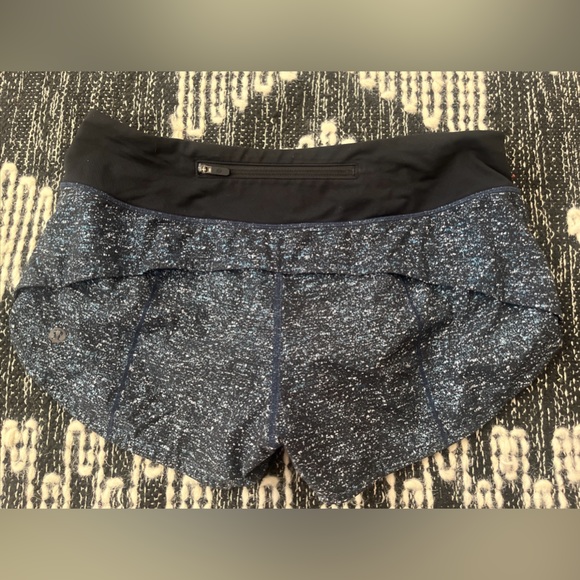 Lululemon Speed Up Shorts - Picture 2 of 6